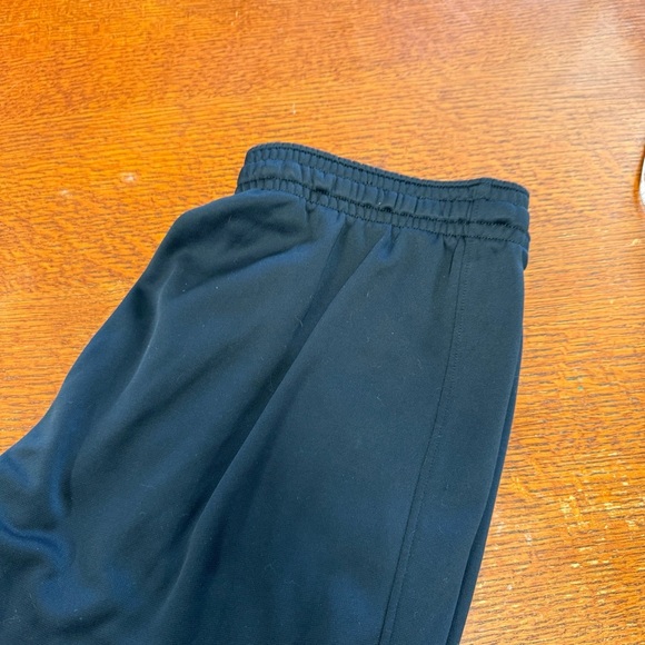 Under Armour loose cold gear Black Lounge Pants size large has pockets - Picture 7 of 7